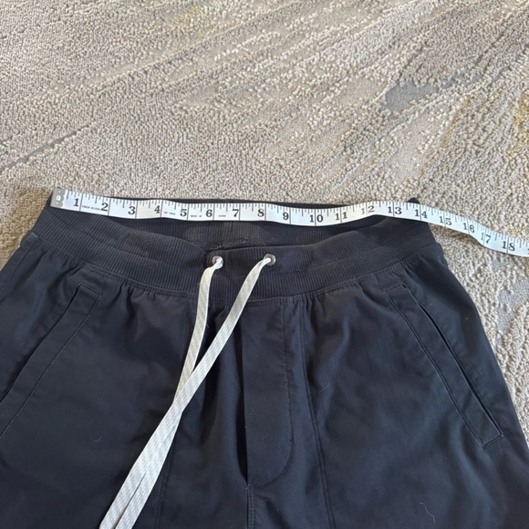 Vuori Meta Jogger Pants black Tapered Performance pull on drawstring V436 medium - Picture 4 of 11